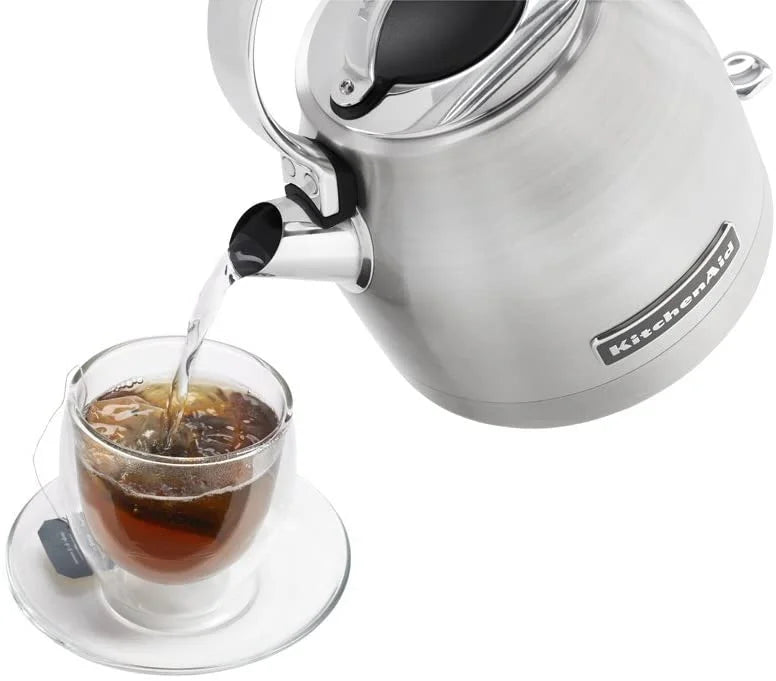 Stainless Steel Electric Kettle and 4 Slice Toaster O289