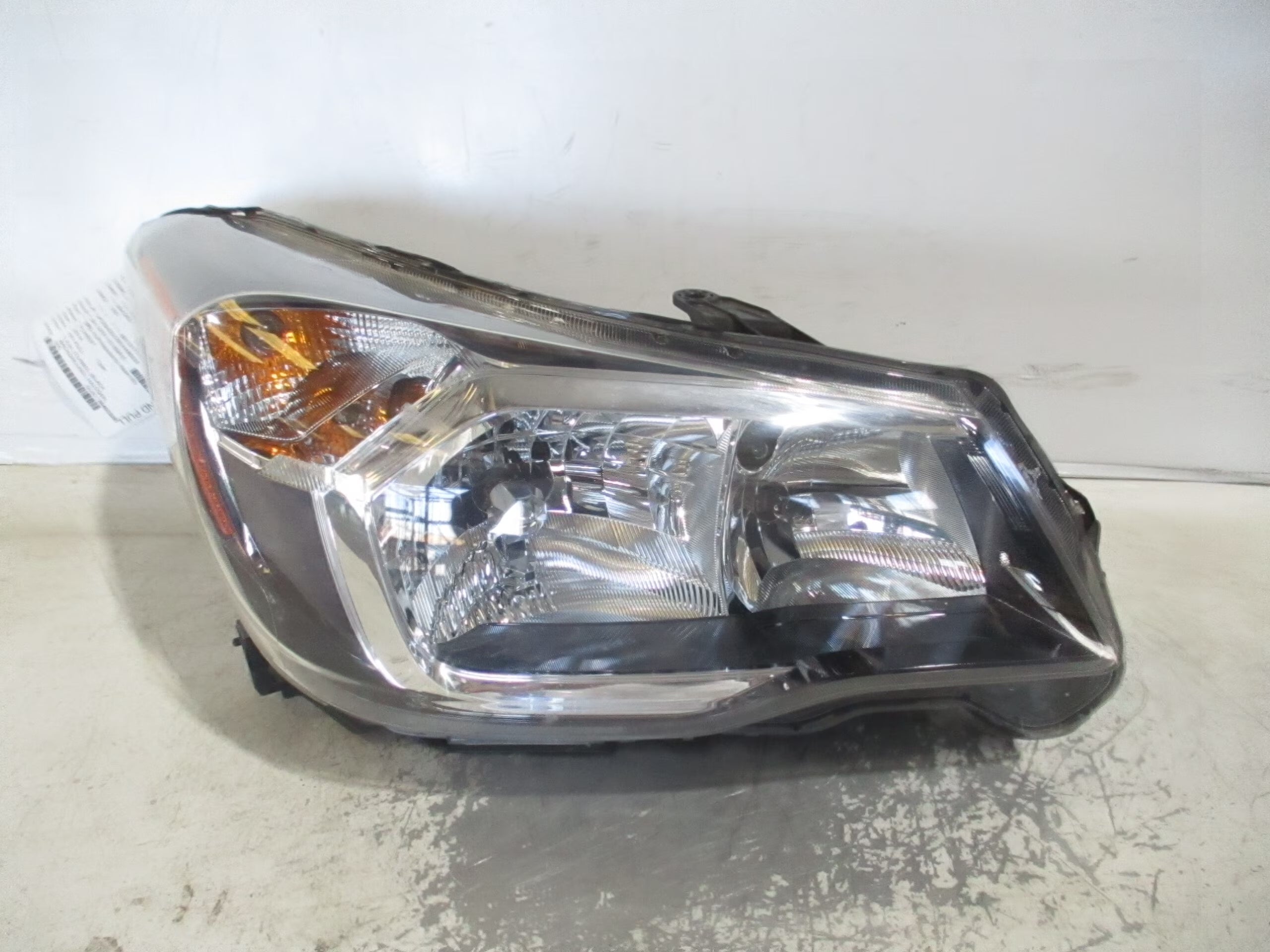Pre-Owned 2014-2016 Subaru Forester Passenger RH Head Light Lamp U675692