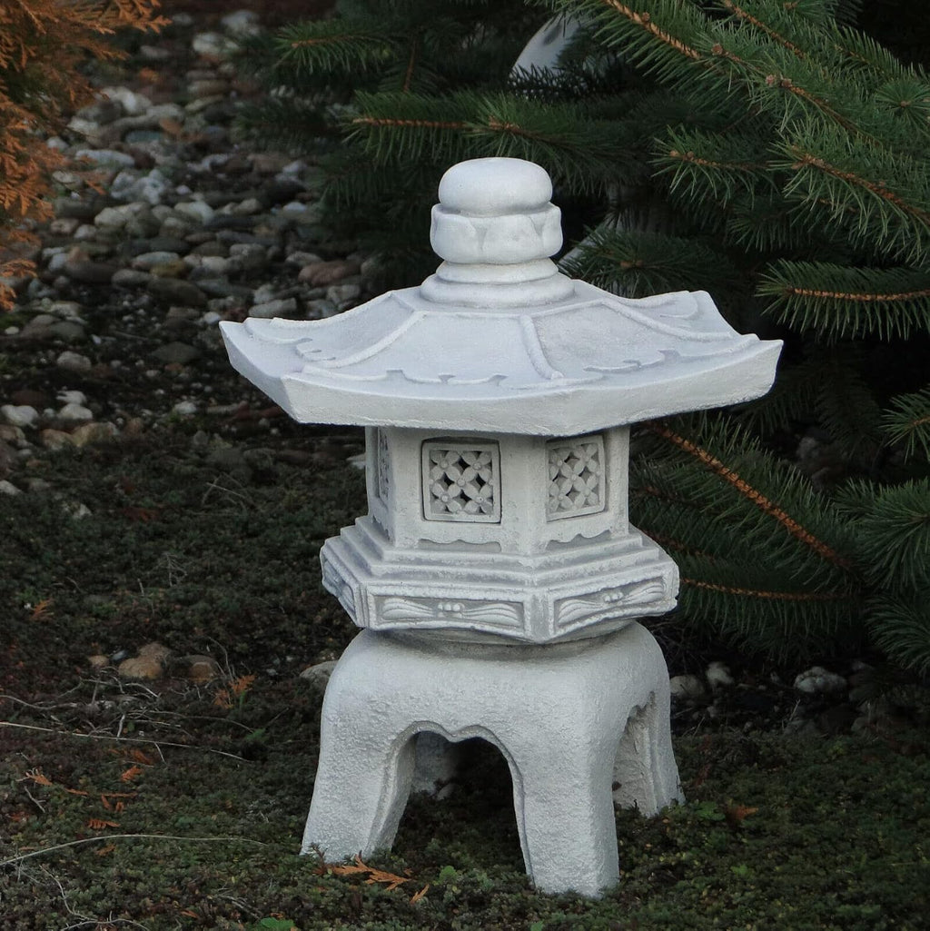 Gray Concrete Pagoda Lantern Statue Z11562