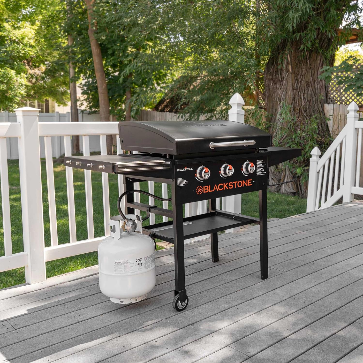28 Inch Blackstone Griddle with Hood 3-Burner Outdoor Flat Top Grill B77110