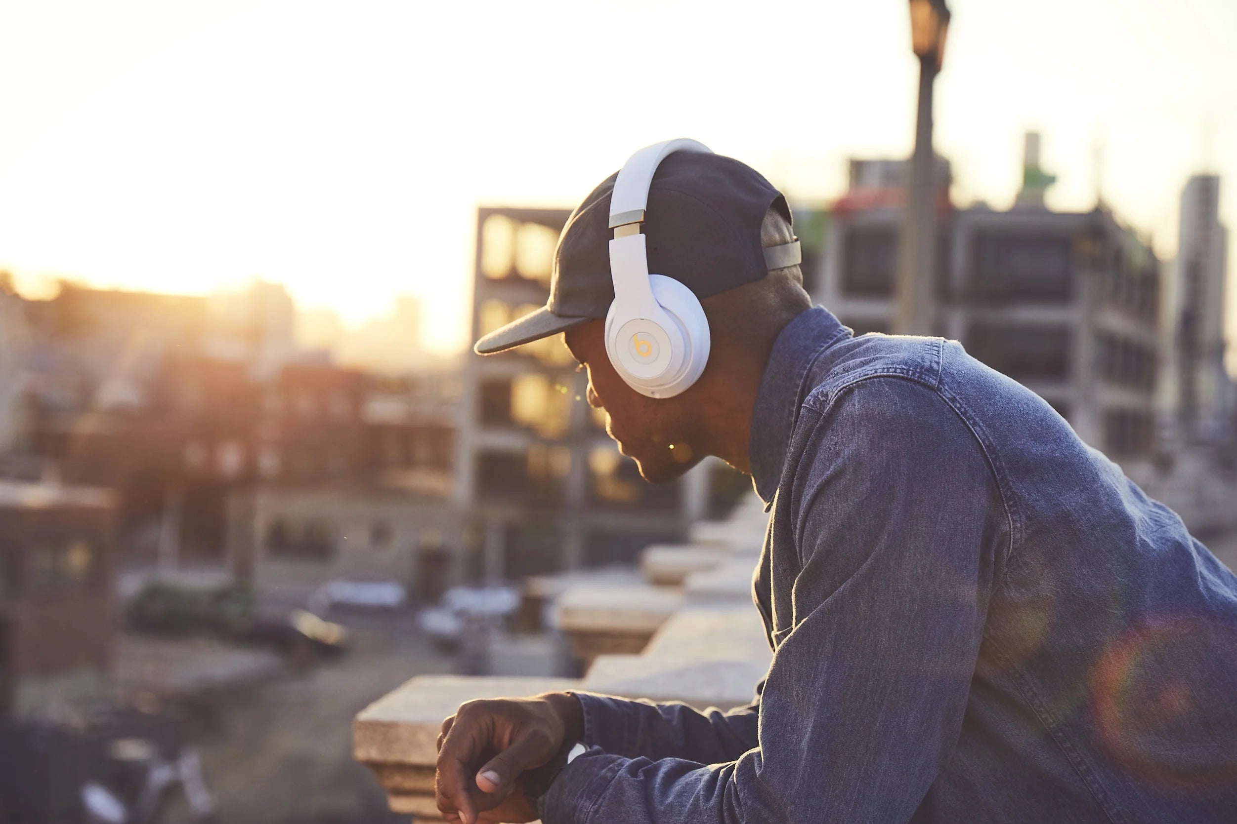 Matte Black Wireless Noise Cancelling Headphones I1578
