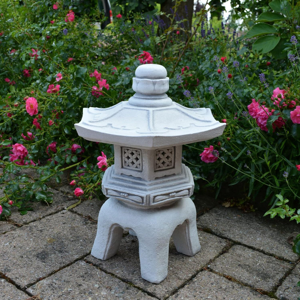 Gray Concrete Pagoda Lantern Statue Z11562