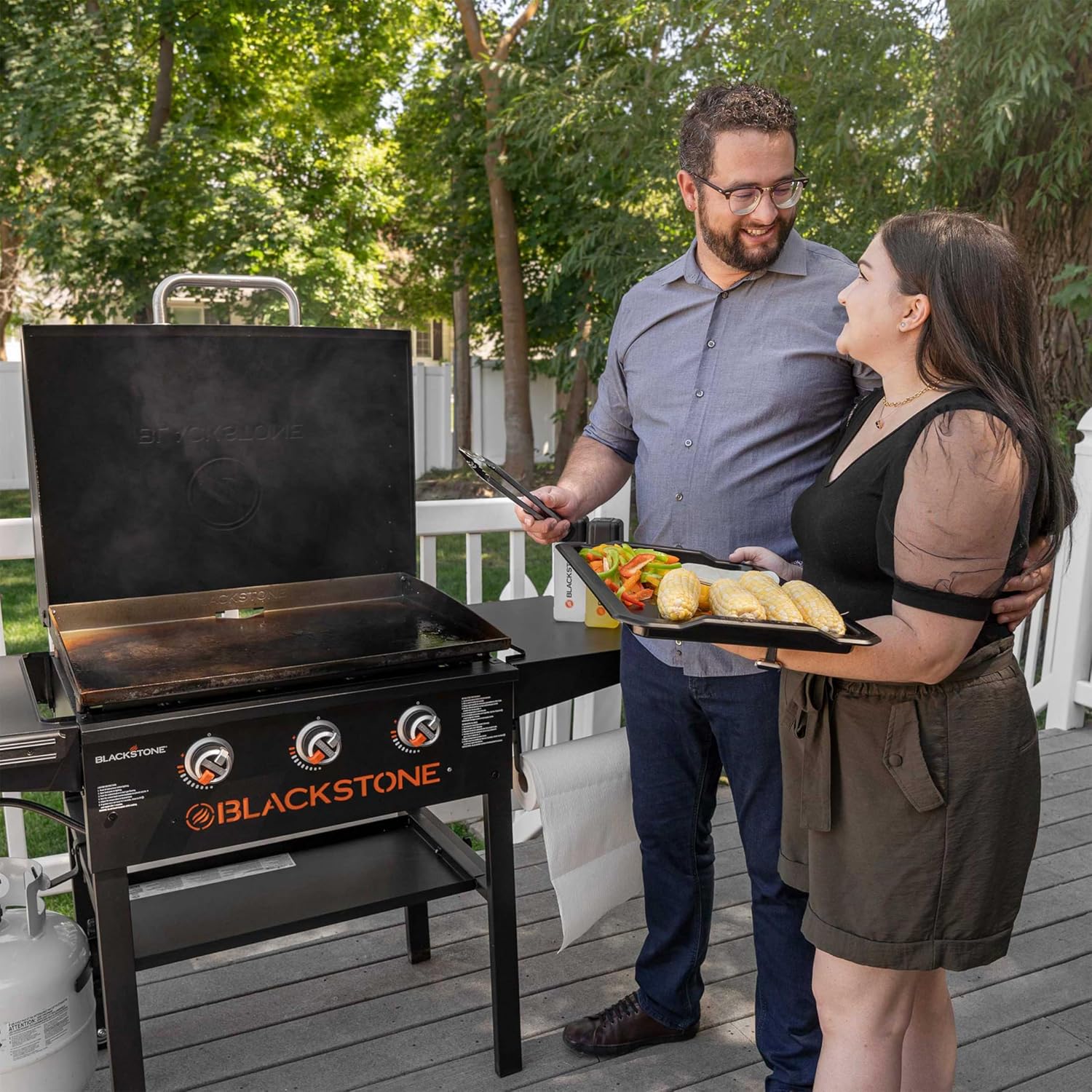 28 Inch Blackstone Griddle with Hood 3-Burner Outdoor Flat Top Grill B77110