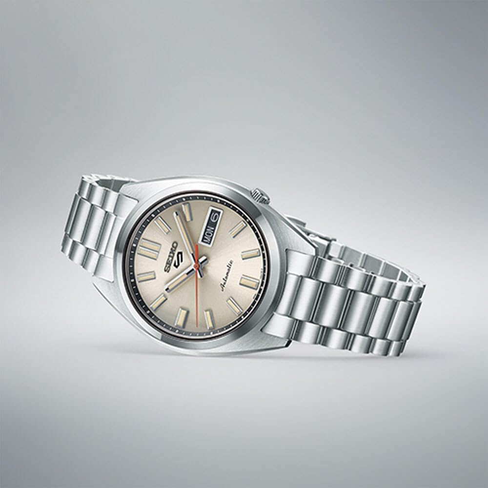 5 Sports Watch C18356