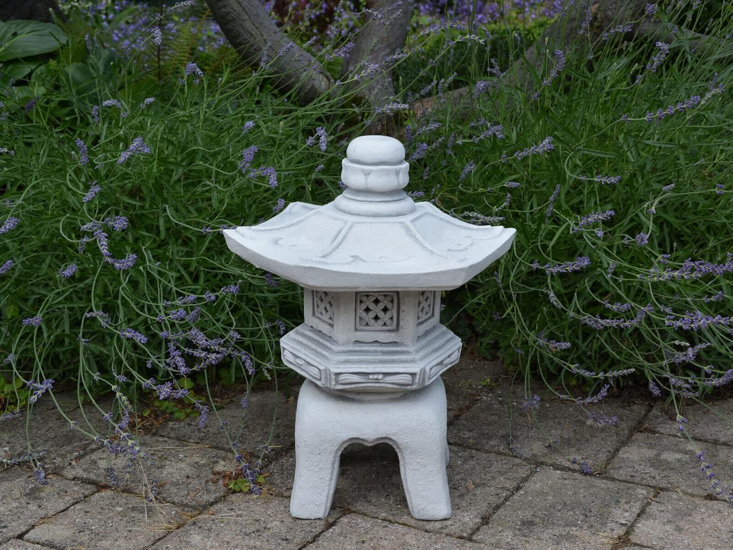 Gray Concrete Pagoda Lantern Statue Z11562