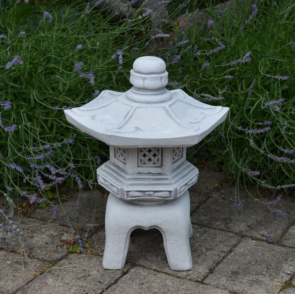 Gray Concrete Pagoda Lantern Statue Z11562