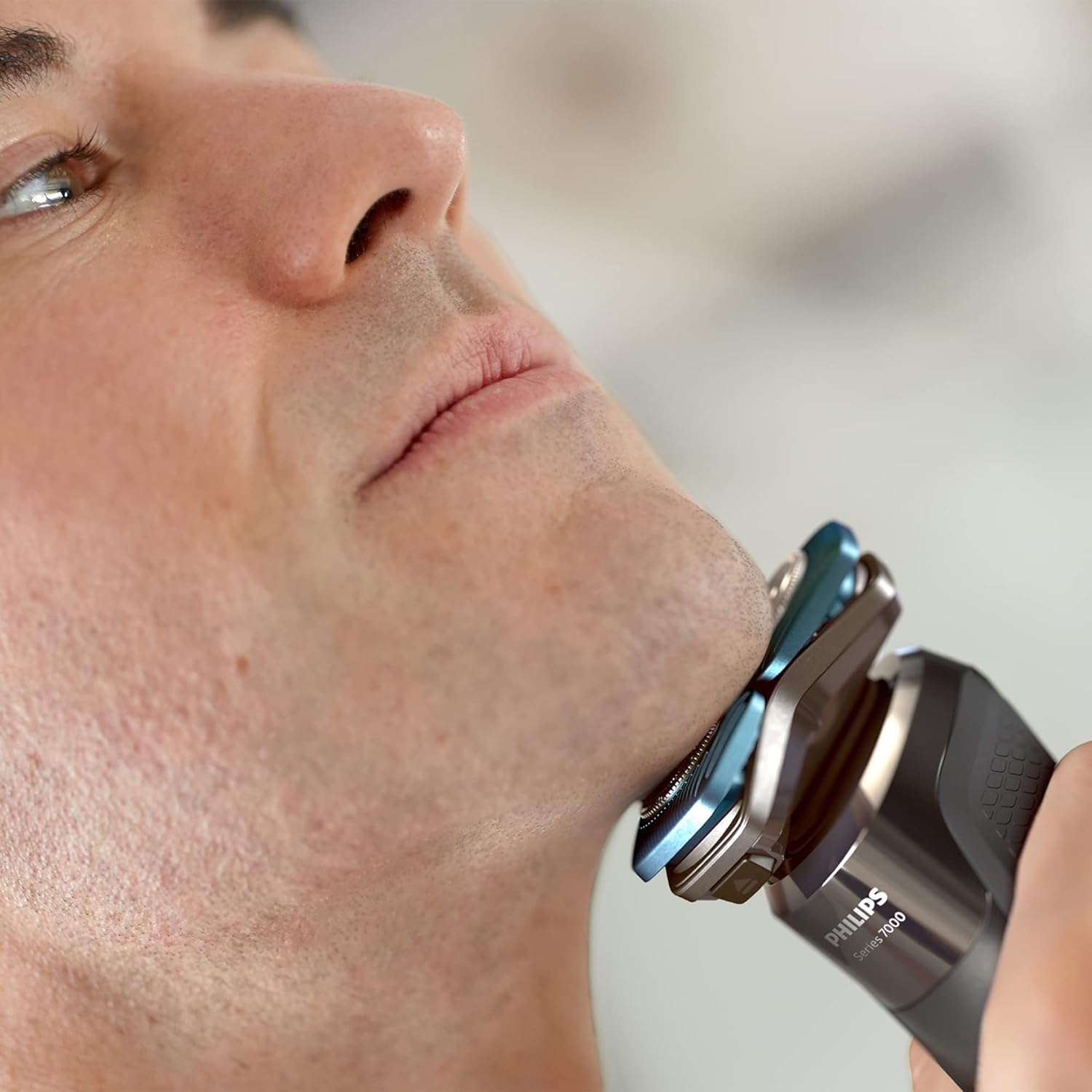 Black Wet and Dry Electric Shaver Z6022