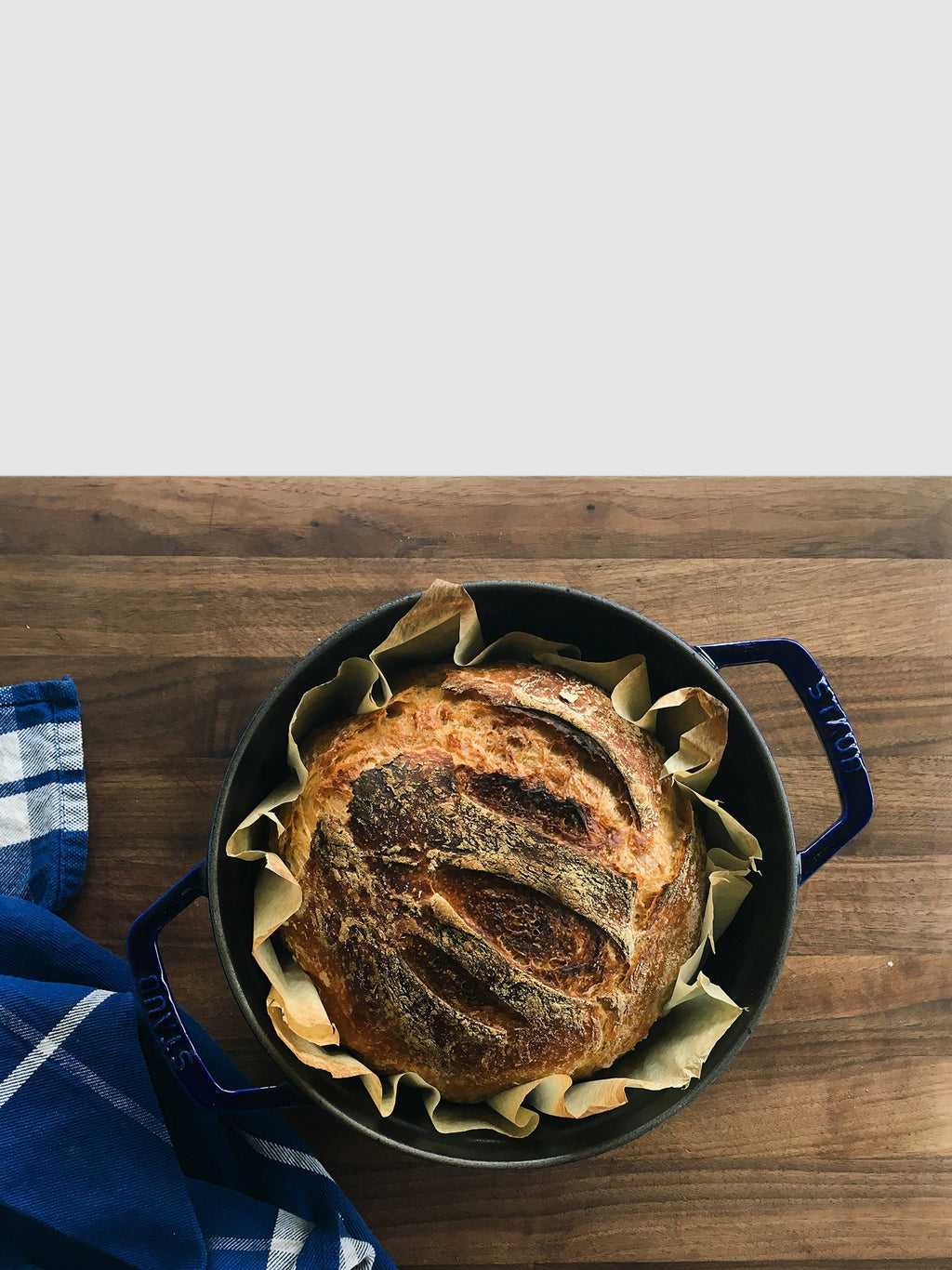 Dark Blue Cast Iron 4-Quart Round Cocotte A2168