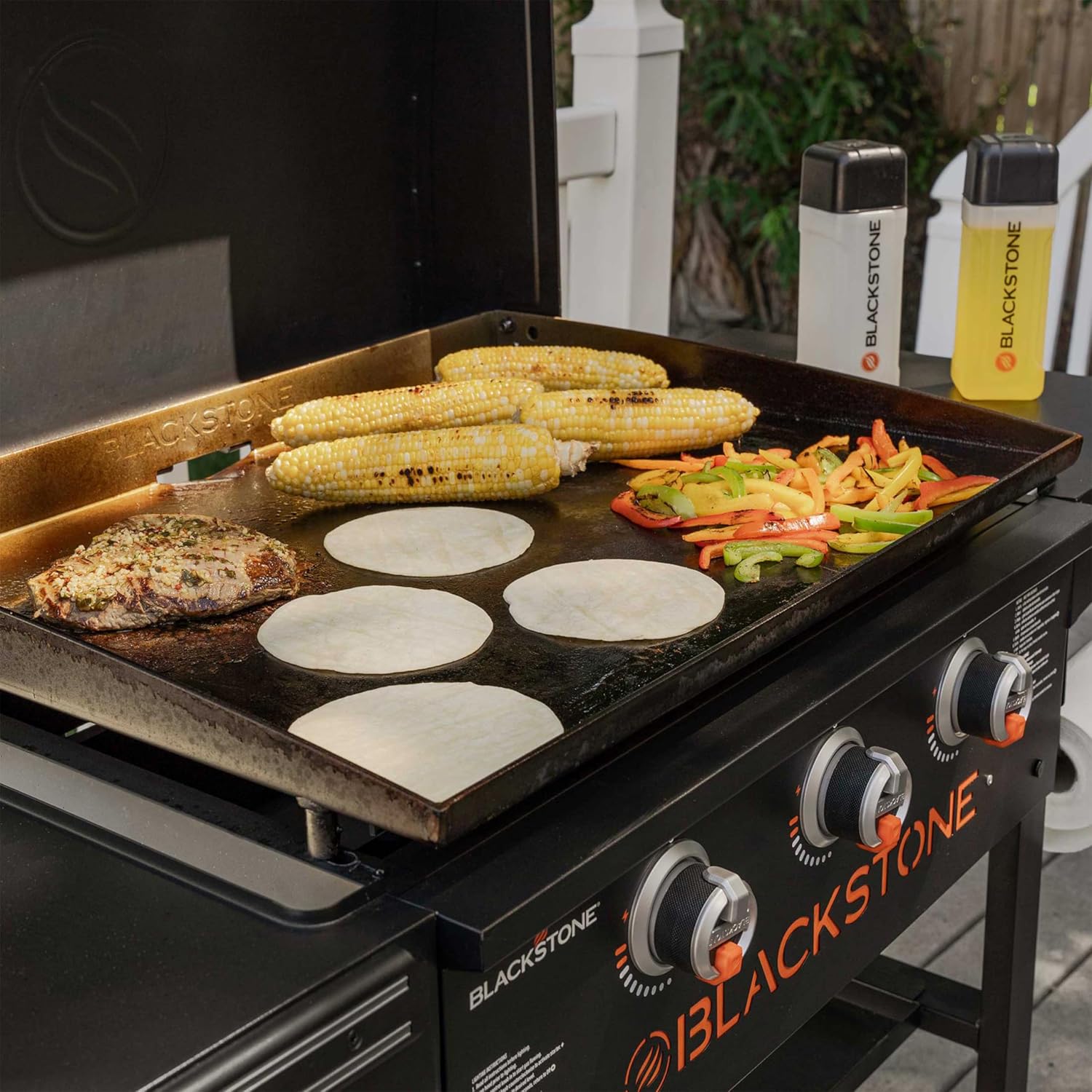 28 Inch Blackstone Griddle with Hood 3-Burner Outdoor Flat Top Grill B77110
