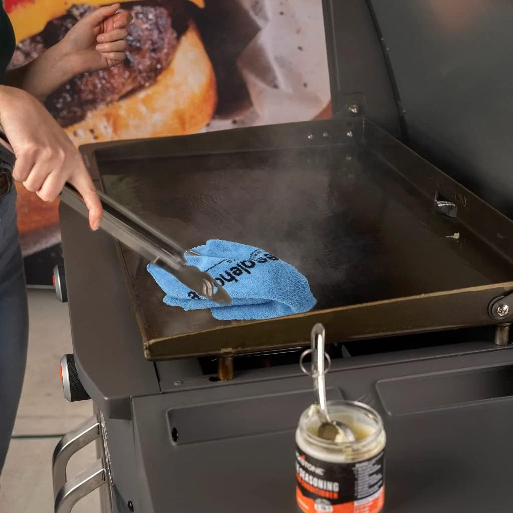 28 Inch Blackstone Griddle with Hood 3-Burner Outdoor Flat Top Grill B77110